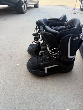 Women's Black and Gray Insulated Winter Boots